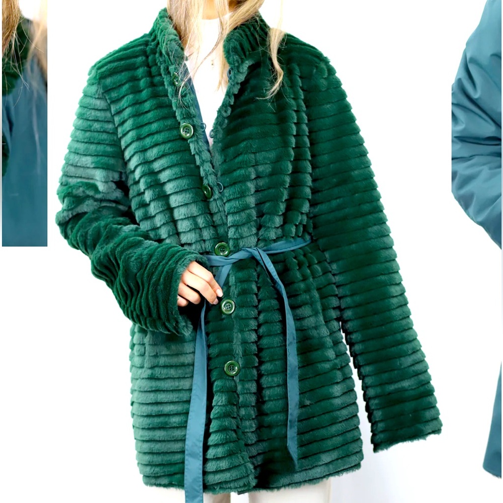 LA FIORENTINA. REVERSIBLE Elegant Green Faux Fur Jacket with waist belt. Size M.